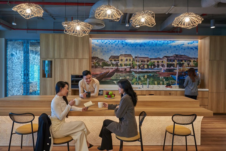 Ben Trong Van Phong Thong Minh Microsoft Vua Mo Tai Viet Nam Db2 6330013