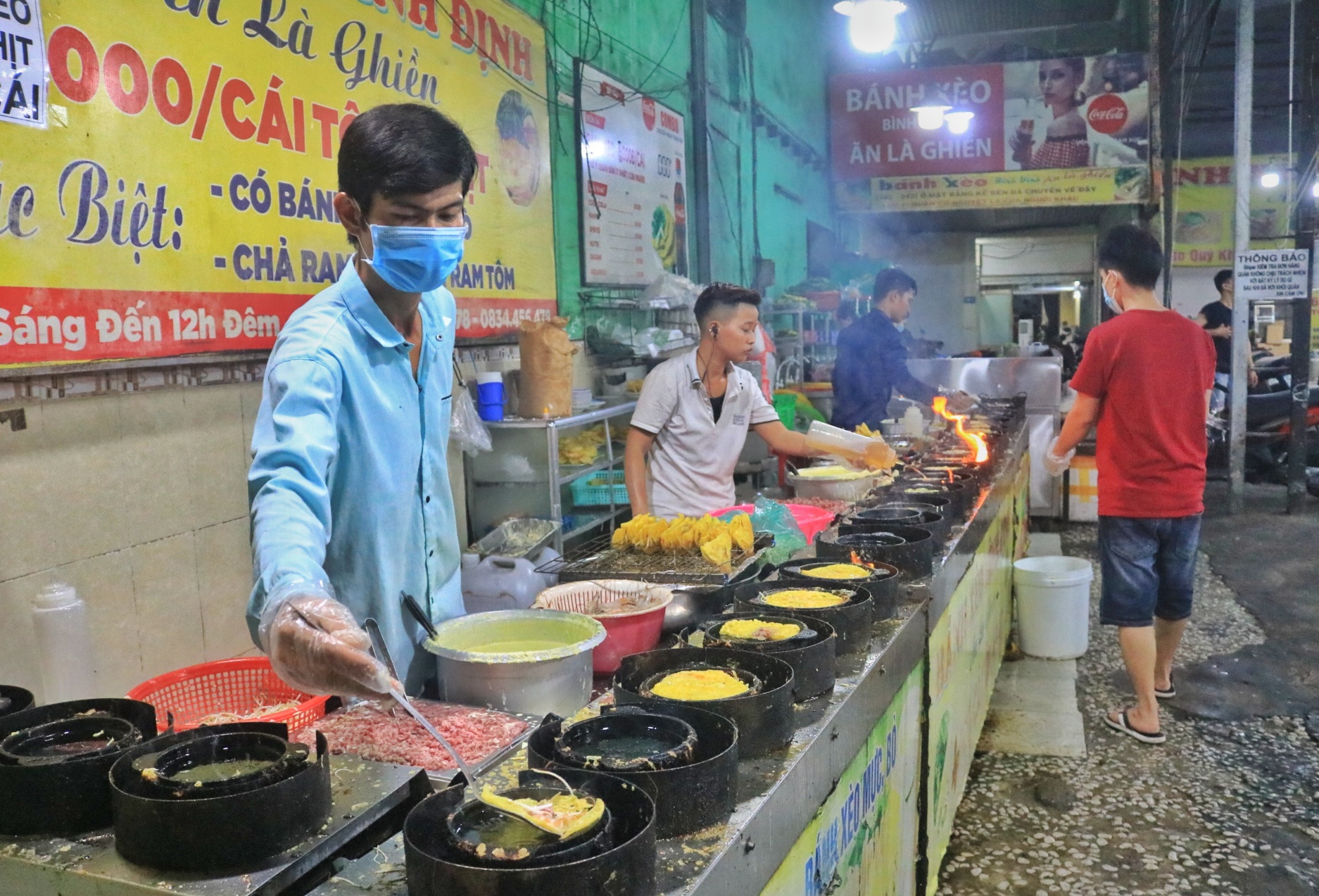 Banh Xeo 30 Bep Ban Khong Kip Tho O Tphcm Co Gi Ma Khach Dong Du Vay F5f 6404418