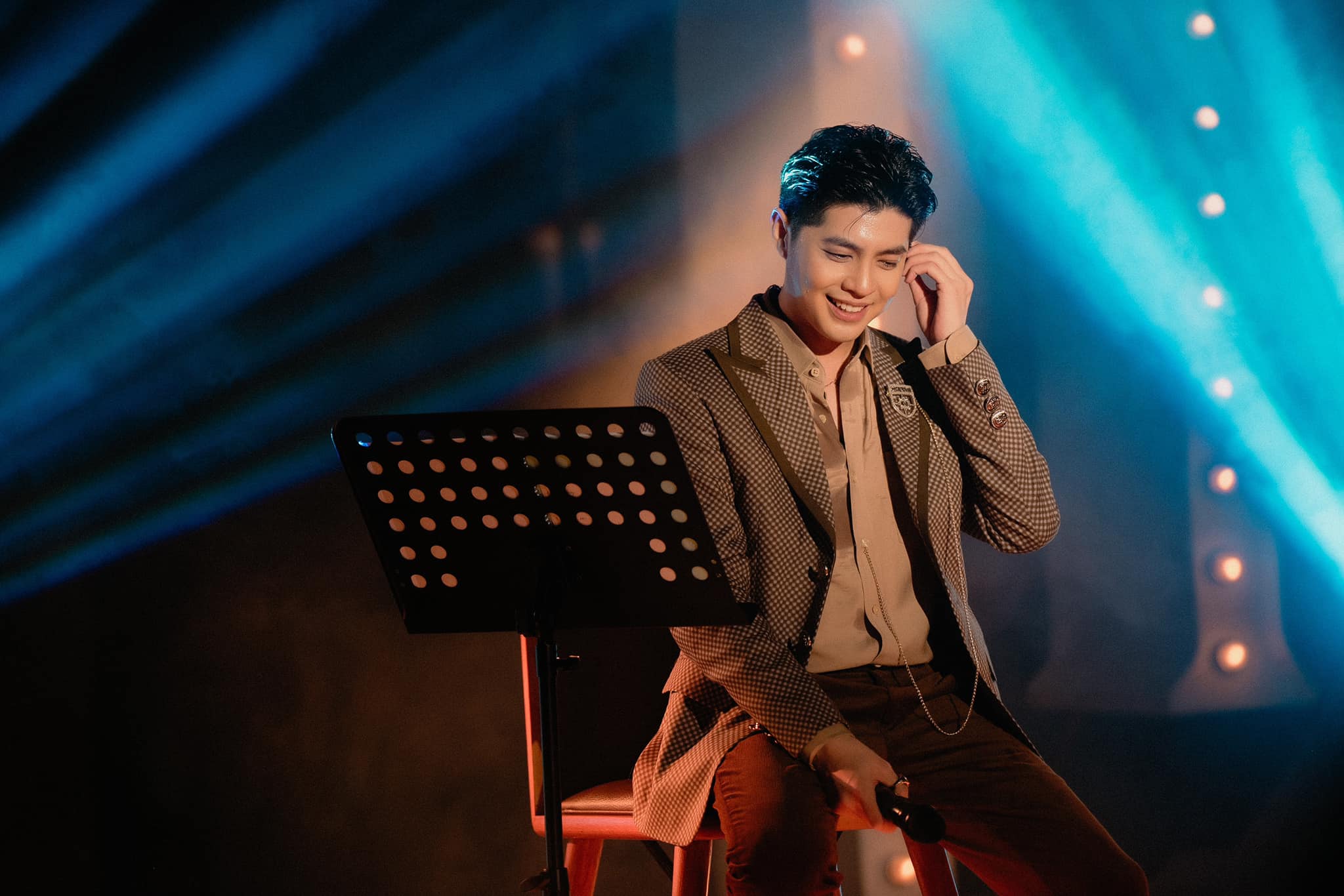 Vpop Giai Doan Bung No Hang Loat Dem Nhac Live Mieng Banh Xe Nat Khan Gia Co Dan Hung Ho F3e 6429037 1