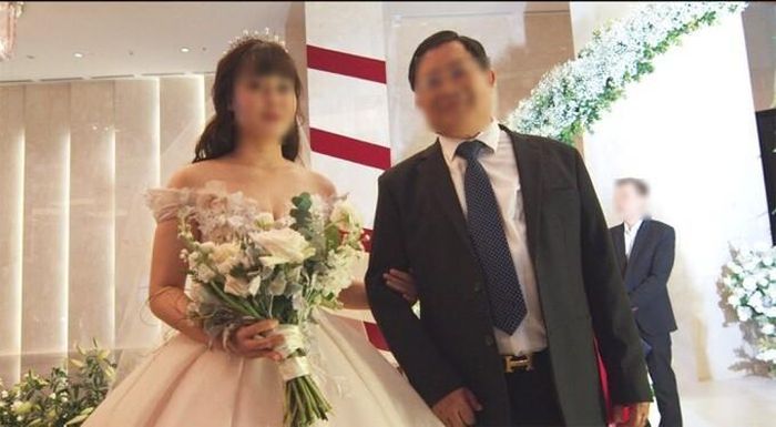 Công an mời ‘Tiểu thư sang chảnh’ Tina Dương lên làm việc