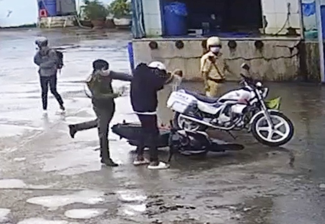 Thiếu niên bị cảnh sát đánh ở Sóc Trăng: ‘Tinh thần em rất hoảng loạn’