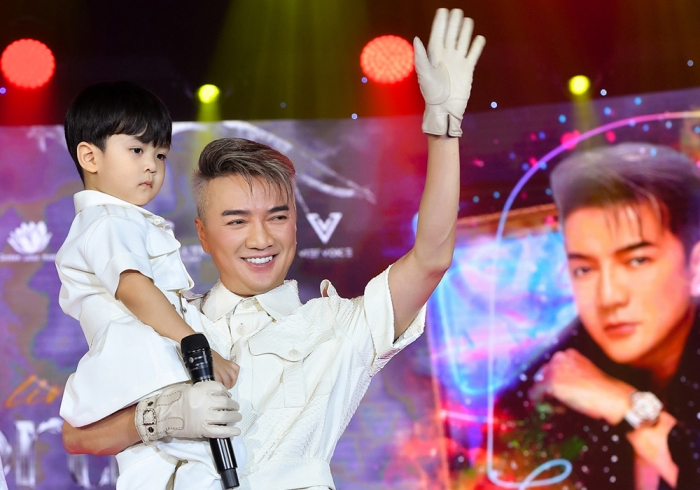 Động thái mới nhất của Đàm Vĩnh Hưng sau khi công khai con ruột giấu kín suốt 3 năm trời