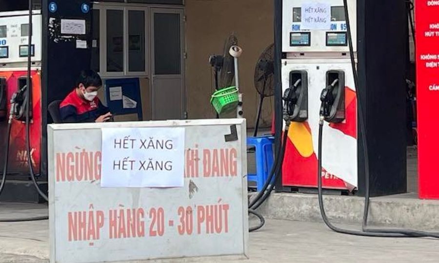 Thủ tướng yêu cầu đảm bảo nguồn cung xăng dầu