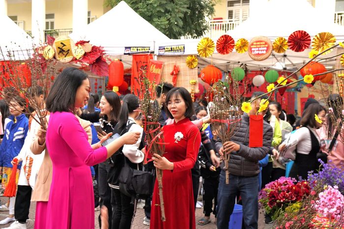 Xu hướng sắm Tết quay về hàng thủ công, truyền thống