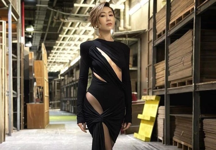 Hồ Định Hân đẹp nhất nhưng trắng tay giải thưởng