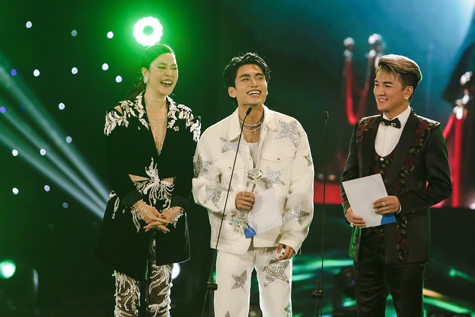 Vì sao diva chấp niệm cover nhạc trẻ?