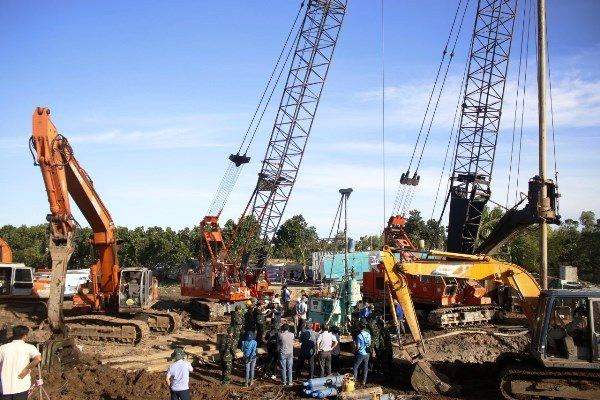 Vụ giải cứu bé trai: Lãnh đạo lý giải về việc cứu hộ bị kéo dài