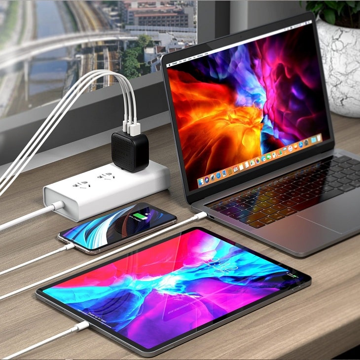 Có nên sạc pin điện thoại bằng máy tính?