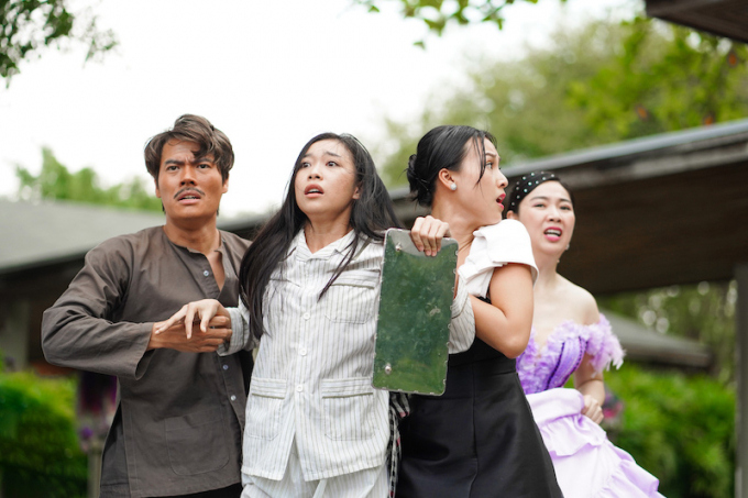 Biệt Đội Rất Ổn nhưng nội dung bất ổn: Gánh hài vô tri chọc cười kém duyên