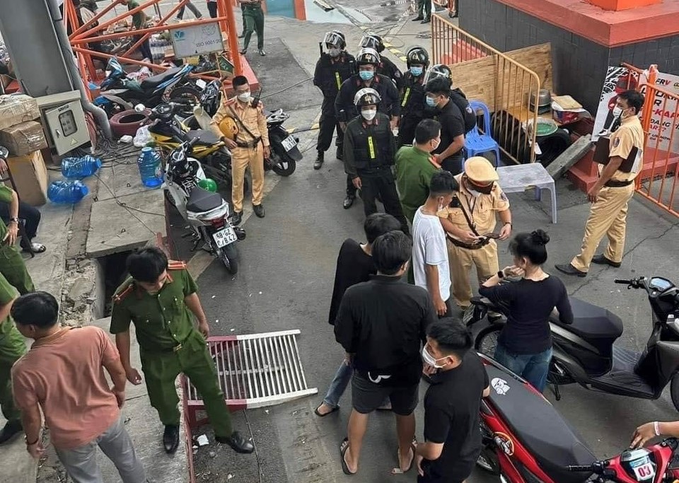 Sự thật việc cảnh sát xuất hiện ở trường đua Đại Nam của bà Phương Hằng và ông Dũng ‘lò vôi’