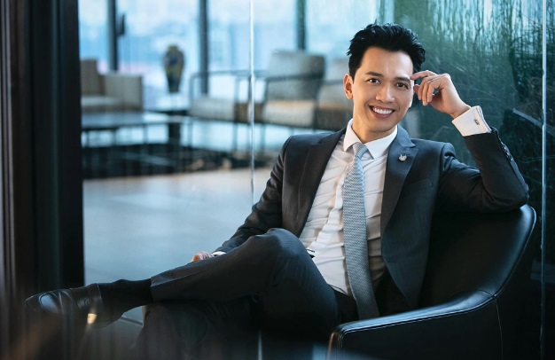 Tài sản của Chủ tịch ACB Trần Hùng Huy hiện ra sao sau màn nhảy múa dưới mưa gây sốt?