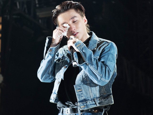 Nghệ sĩ đối mặt với thị phi: Khi im lặng không còn là “vàng”