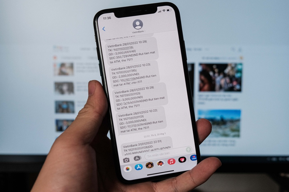 Người dùng ‘choáng’ vì ngân hàng đồng loạt tăng phí SMS Banking