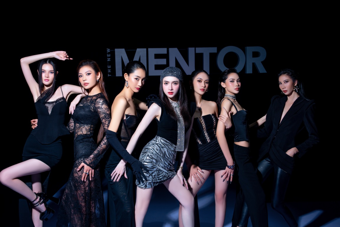 Hương Giang lên tiếng về lời chê bai quá lùn, “đứng chỉ tới nách” thí sinh The New Mentor