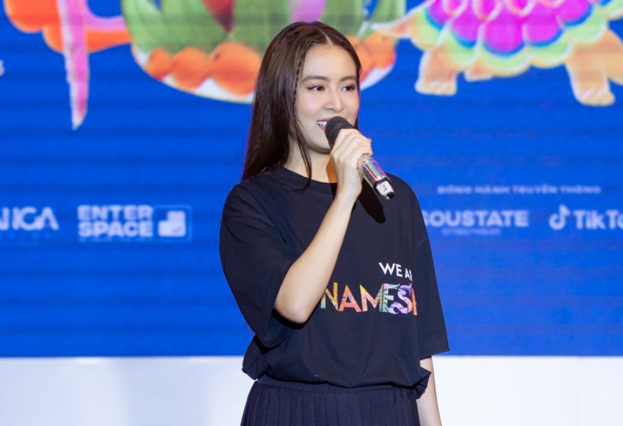 Hoàng Thùy Linh chính thức xin lỗi sau những tranh cãi về phát ngôn, ứng xử