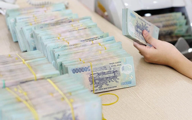 4 ngân hàng lớn nhất Việt Nam đồng loạt hạ lãi suất