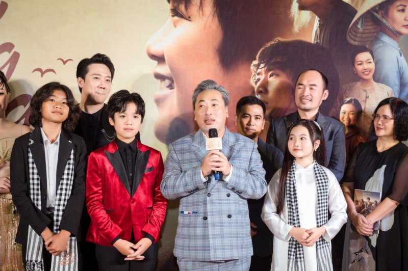 Đạo diễn Nguyễn Quang Dũng: ‘Đất rừng phương Nam bị vùi dập, thóa mạ’