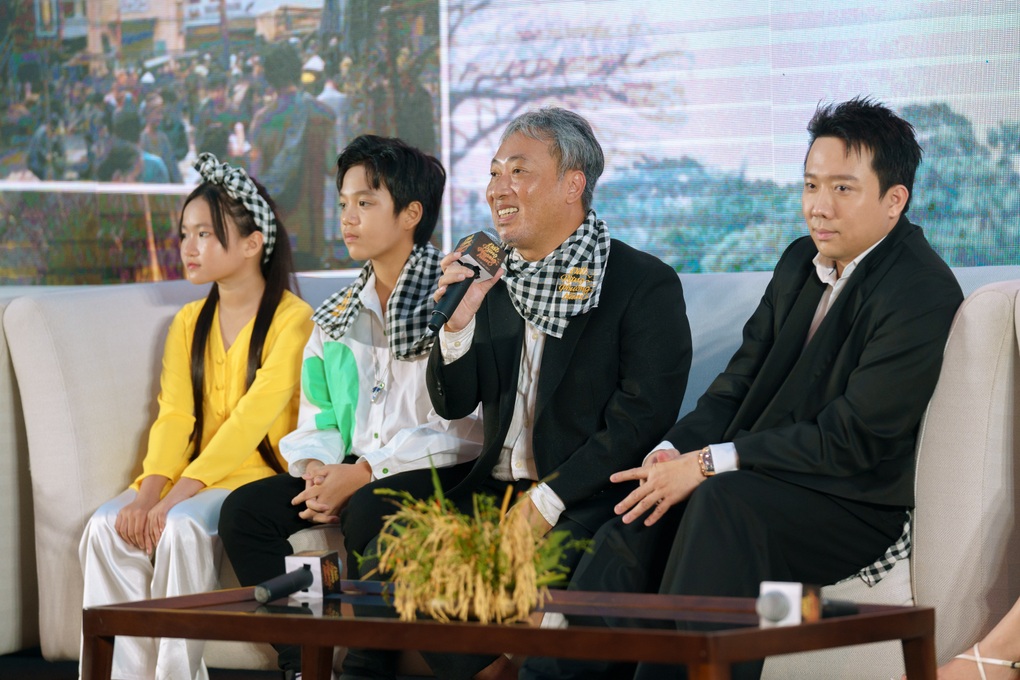 Trấn Thành hóa trang bác Ba Phi bị chê “giả trân”: Khán giả đang áp đặt?