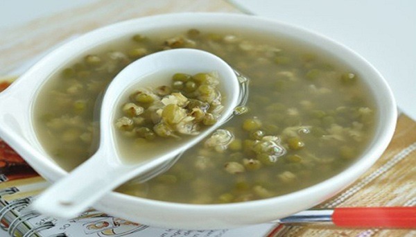 Ăn chè đậu xanh mỗi ngày, chuyện gì xảy ra?