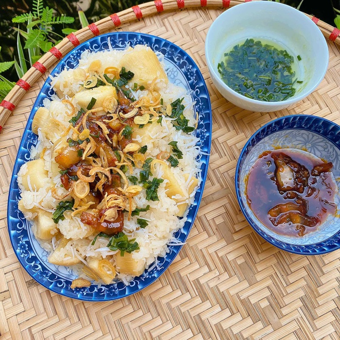 Trời se lạnh, xuống bếp nấu xôi sắn mỡ hành đãi cả nhà bao ngon, cả nồi đầy vẫn thiếu