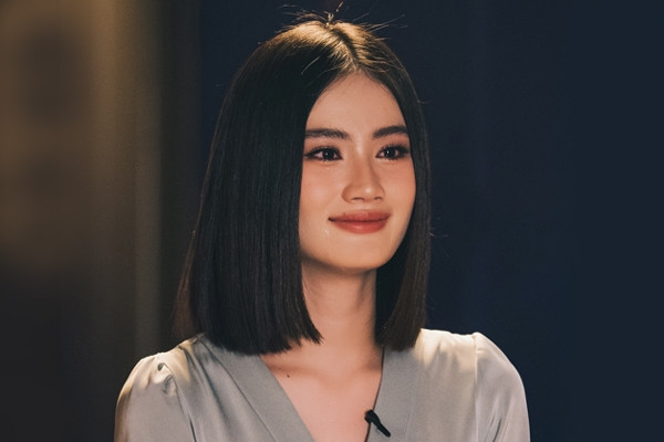 Ý Nhi – trường hợp hi hữu trong làng Hoa hậu: Vừa đăng quang đã “biến mất” khỏi showbiz, lần hiếm hoi lộ diện gây chạnh lòng