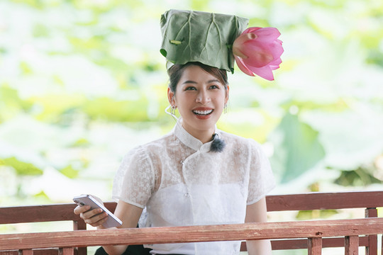 Phong cách của Chi Pu thay đổi chóng mặt thế nào khi hoạt động ở Trung Quốc?