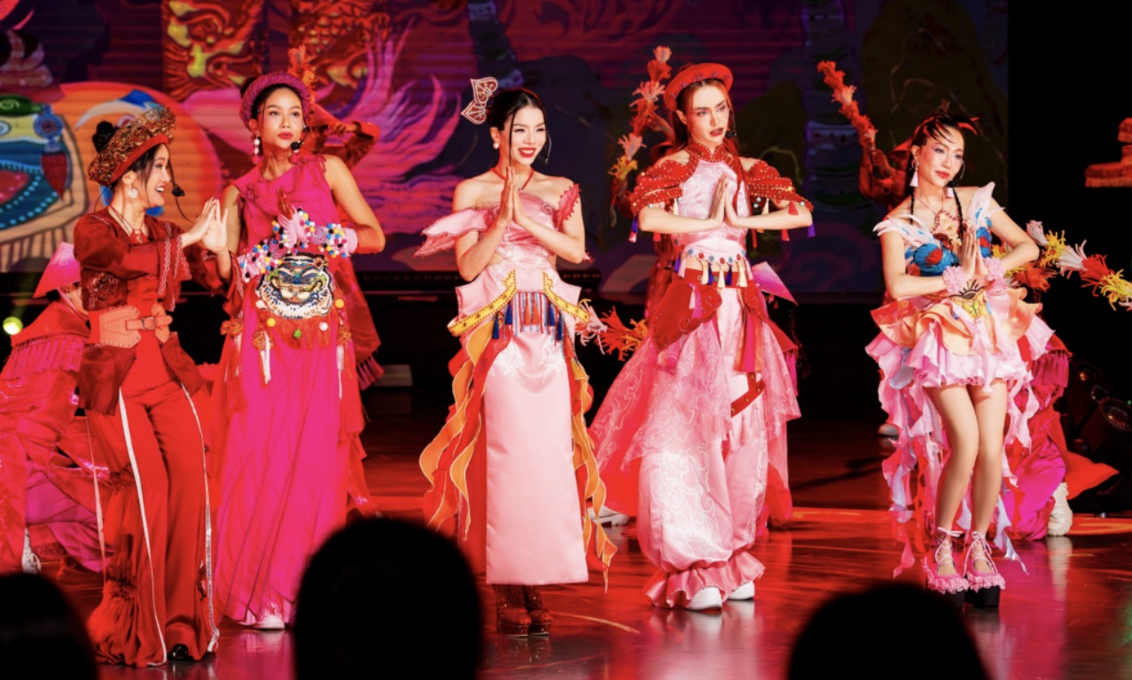 Chị đẹp liên tục xảy ra ồn ào đạo nhái