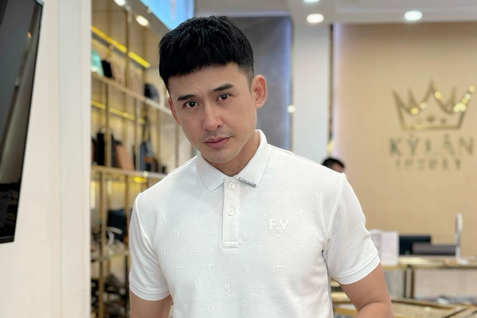 Lương Thế Thành bị chê 42 tuổi vẫn đóng vai sinh viên