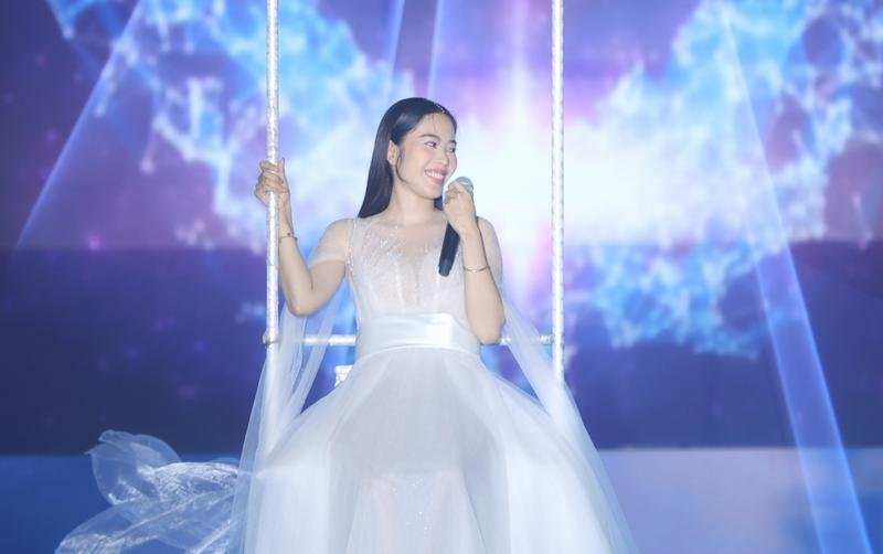 Nam Em nói đang nợ 4 tỷ đồng