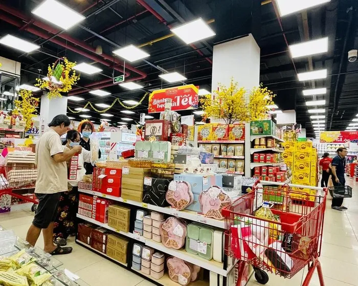Có siêu thị xuyên đêm phục vụ người dân mua sắm tết