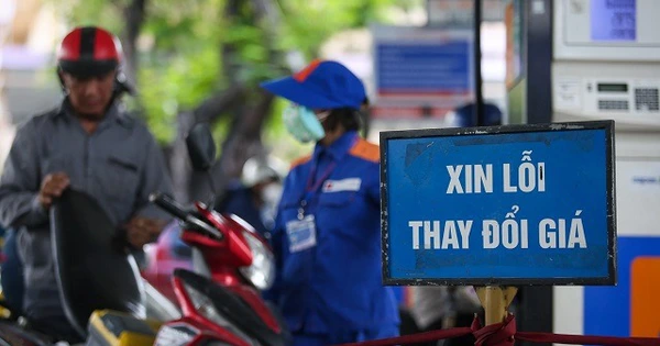 Giá xăng dầu hôm nay tiếp tục tăng mạnh lên gần 23.500 đồng/lít