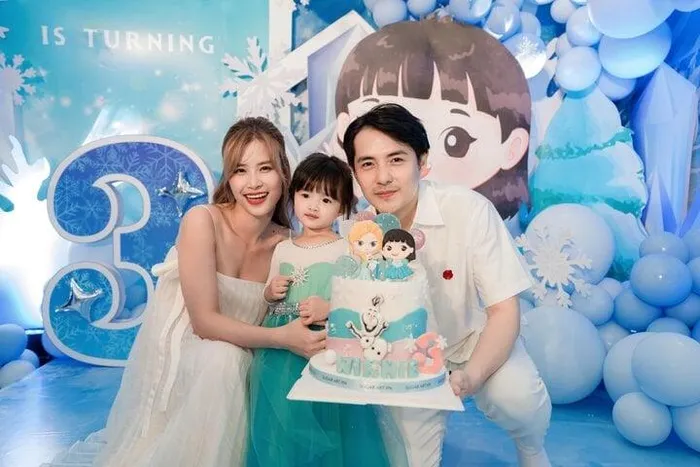 Đông Nhi thông báo mang thai con thứ hai