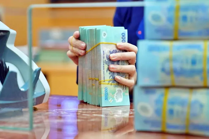 Từ 1/7/2024, lương công chức, viên chức sẽ tăng hơn 32%