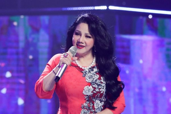 Danh ca Ngọc Ánh kể chuyện 40 năm đi hát không kịp đếm tiền cát-sê