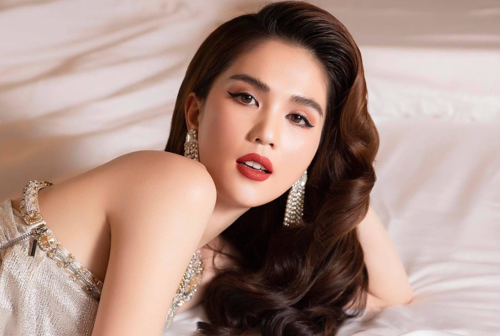 Ngọc Trinh xin lỗi khán giả sau ồn ào lao lý