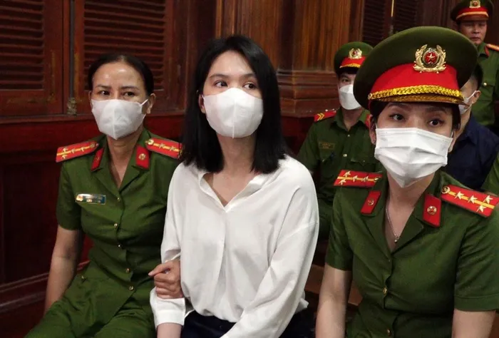 Người mẫu Ngọc Trinh được trả tự do ngay tại tòa