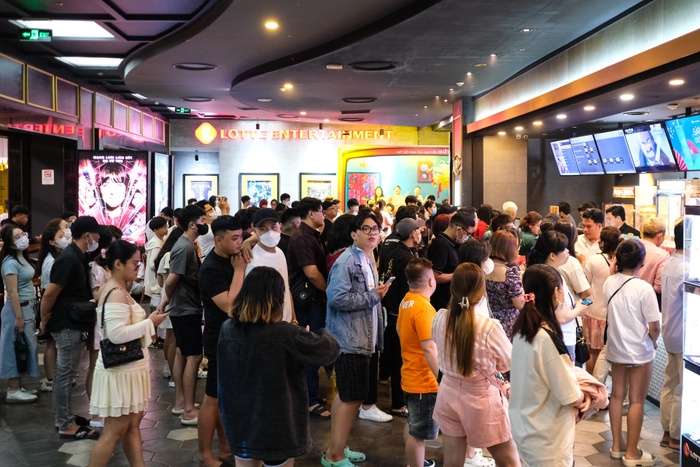 Khán giả TP.HCM đổ về rạp phim ngày Tết