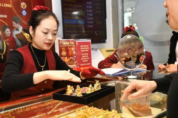 Giá vàng bất ngờ giảm trong ngày vía Thần Tài