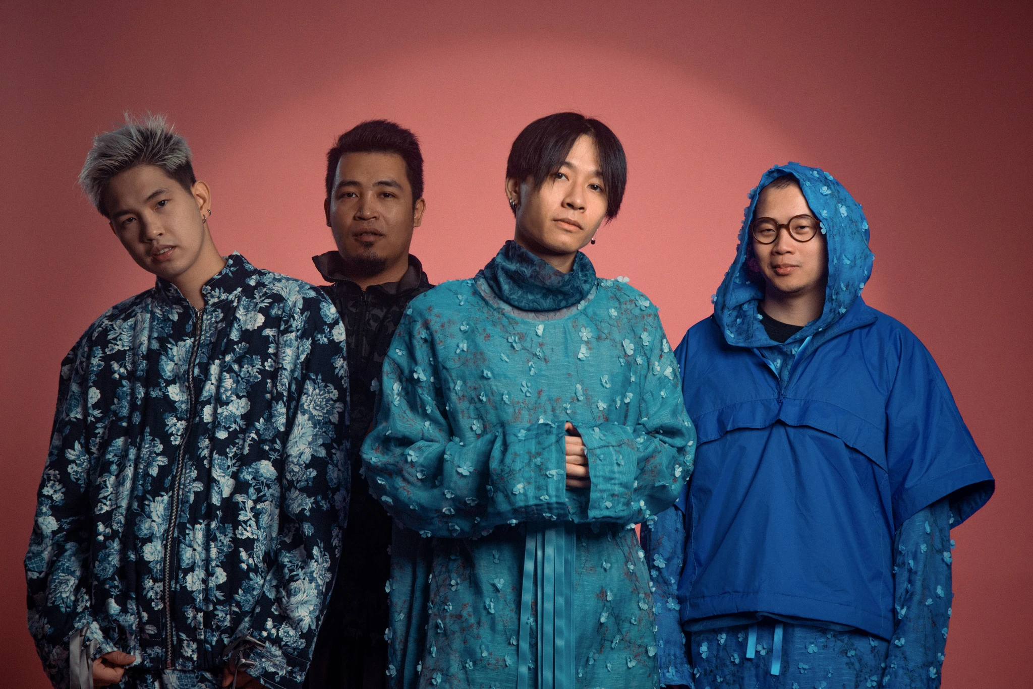 Ngọt tan rã và hủy hết show: Cú tát thẳng tay vào fan Việt