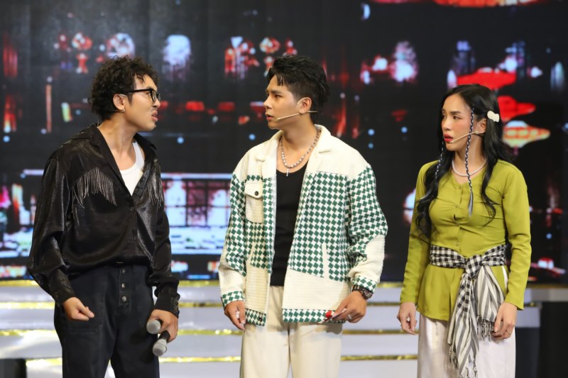 Danh hài Kiều Oanh bị hút hồn bởi “gà nhà” Bùi Tấn Hảo Cười Xuyên Việt 2024