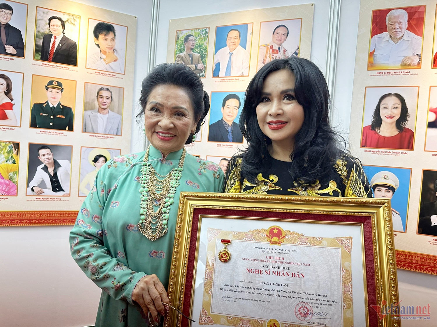 Thanh Lam mang danh hiệu NSND về tặng chồng, bật mí về đám cưới