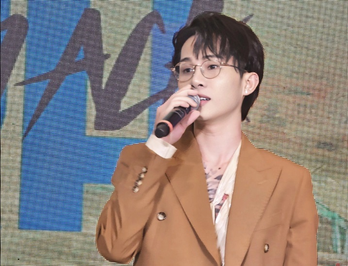 Jack vướng tranh luận