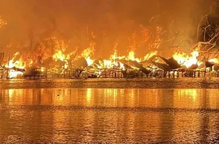 TP.HCM: Cháy lớn ở dãy nhà ven kênh Tàu Hủ