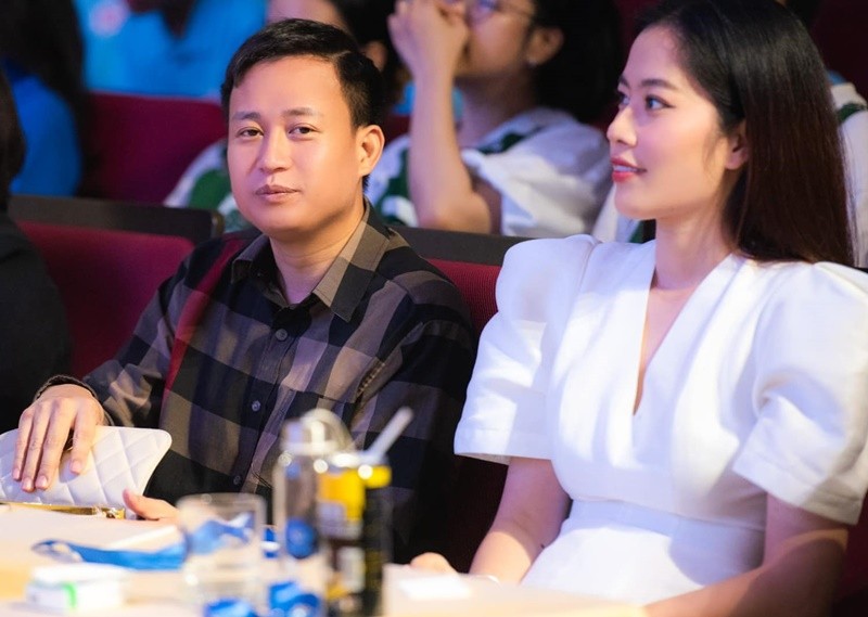 Nam Em bị cho “bay màu” tài khoản mạng xã hội, còn bạn trai thì sao?