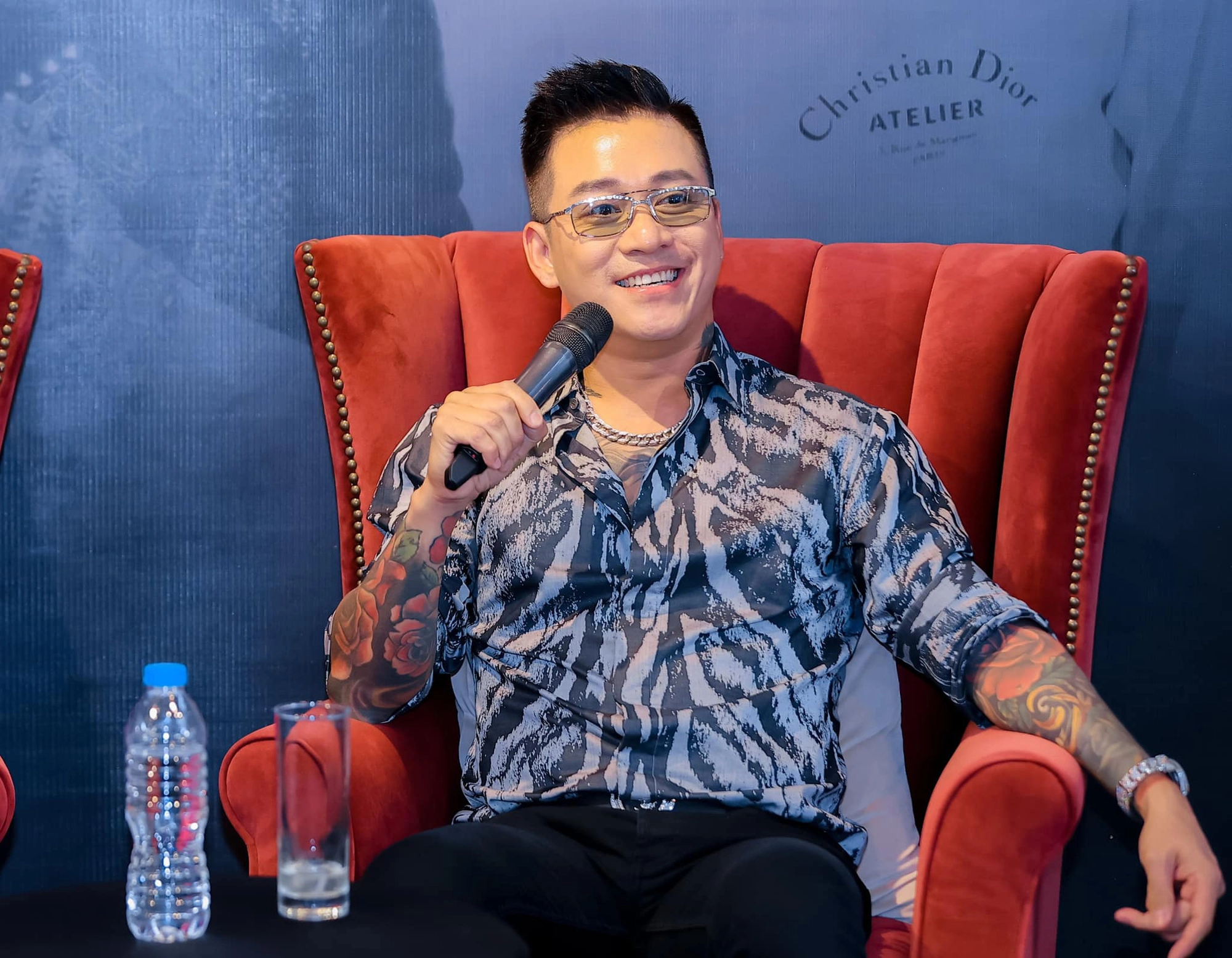 Khi Tuấn Hưng đền tiền khán giả