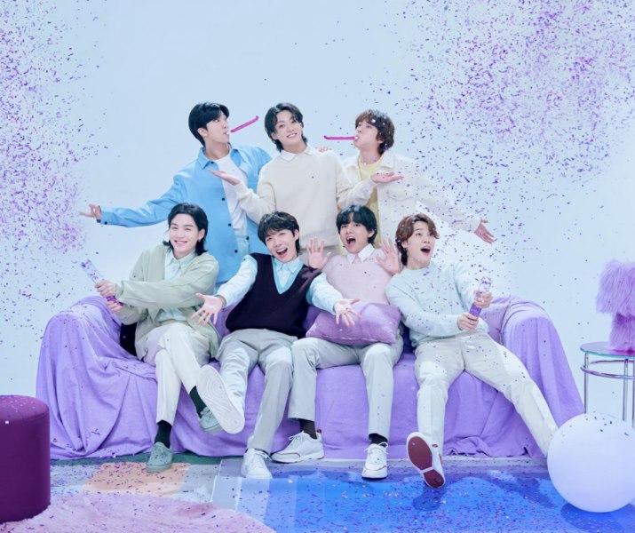 Yêu cầu hủy bỏ bằng khen của BTS