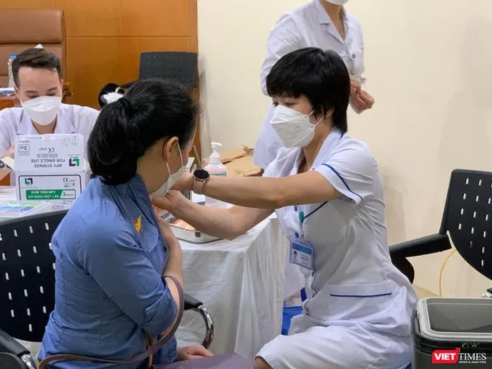 Vaccine COVID-19 của AstraZeneca gây đông máu: Liệu có ‘thổi phồng’ thông tin để trục lợi?