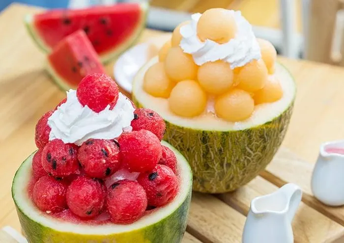 Dưa hấu và dưa lưới: Ăn loại nào tốt hơn, bao nhiêu là đủ?