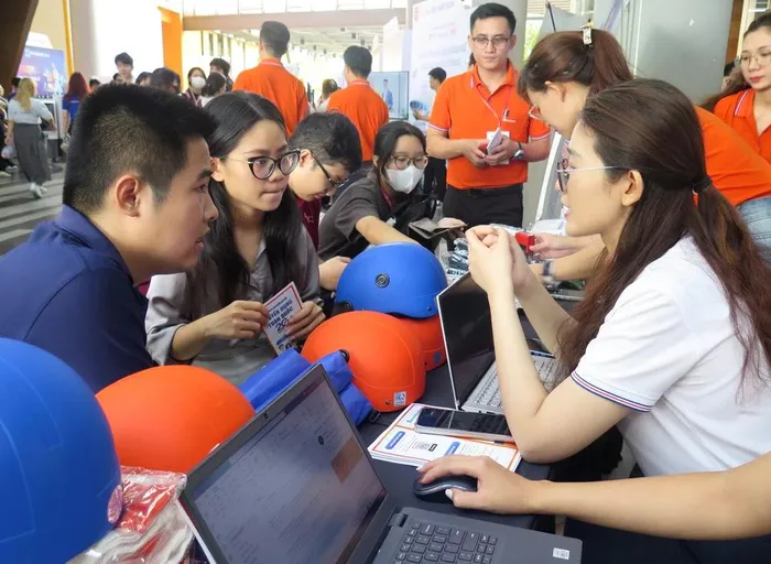 Mức lương nào cho sinh viên mới ra trường?