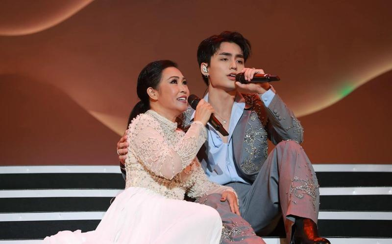 Màn trình diễn bùng nổ của “hoàng tử” Mono và Phương Thanh